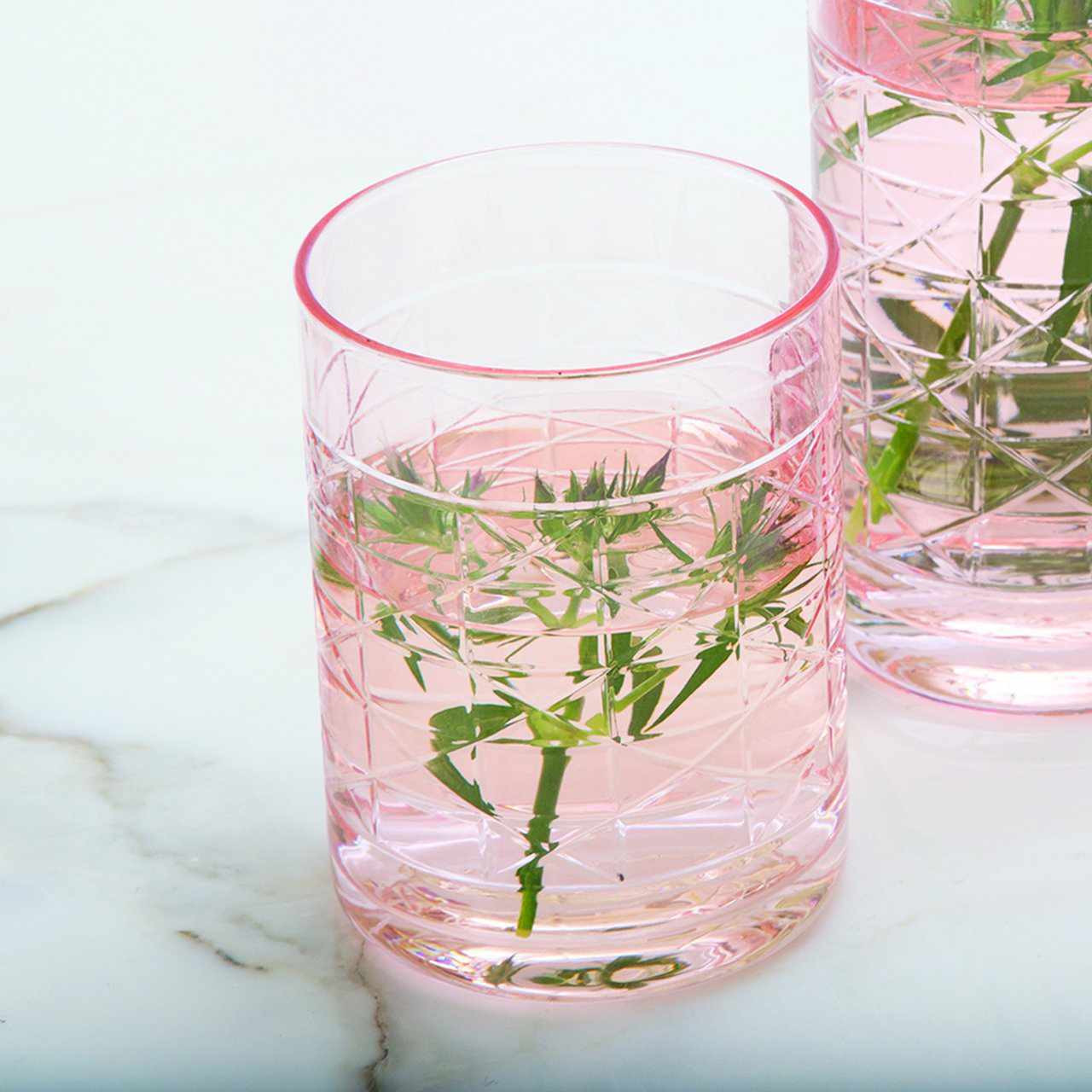 https://www.roomtonic.com/cdn/shop/products/Pink-Cane-Tumbler-Glass_bb24aaa1-7f4a-406a-b1ec-7fc41866974f.jpg?v=1640204384