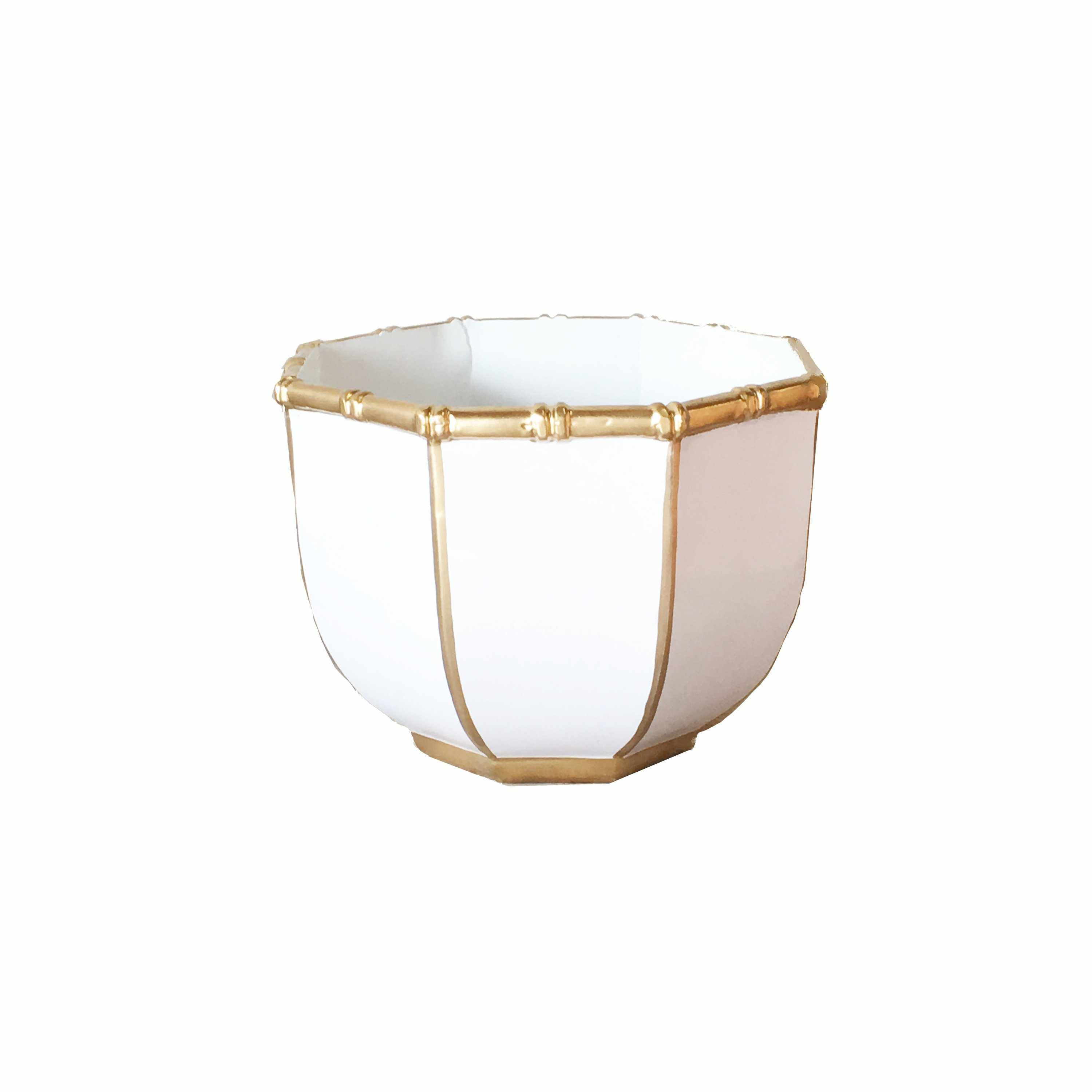 https://www.roomtonic.com/cdn/shop/products/Small-Bamboo-Bowl-in-White.jpg?v=1640205409